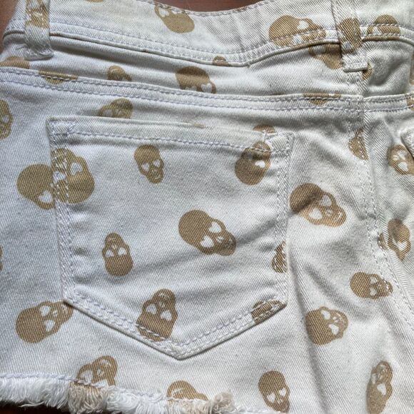 SKULL Shorty Shorts by No Boundaries Frayed Distressed Womens Size 11 - Picture 8 of 13